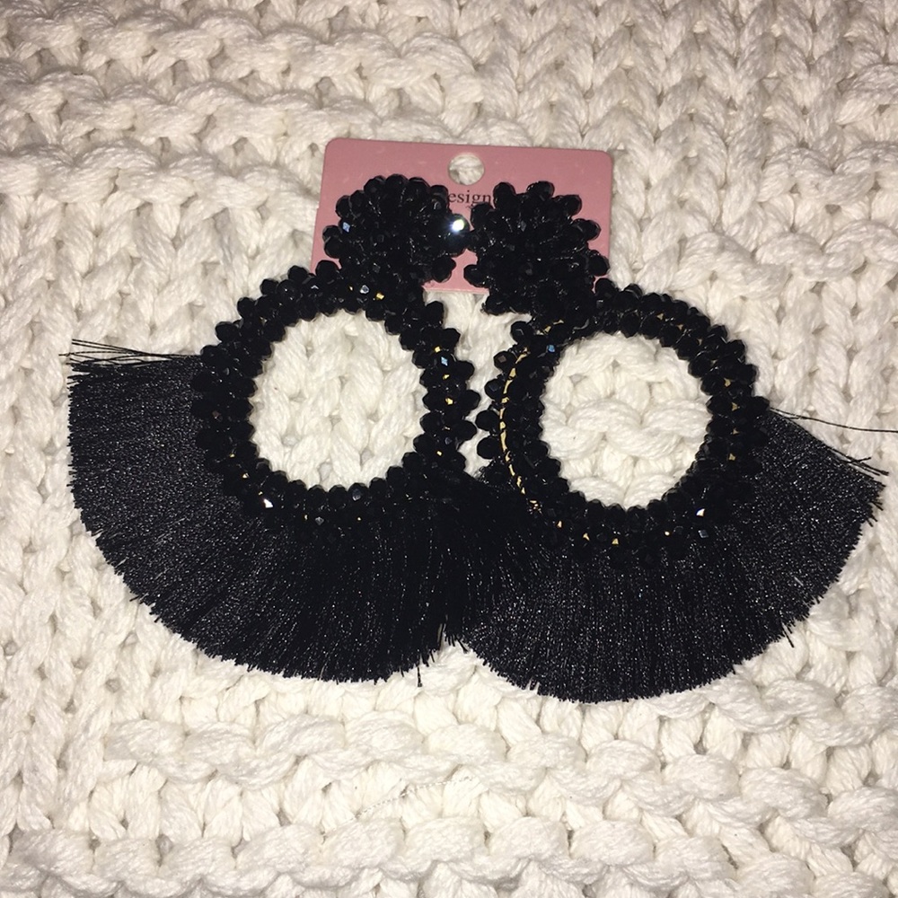 NWT! 🖤 Black Beaded Earrings!